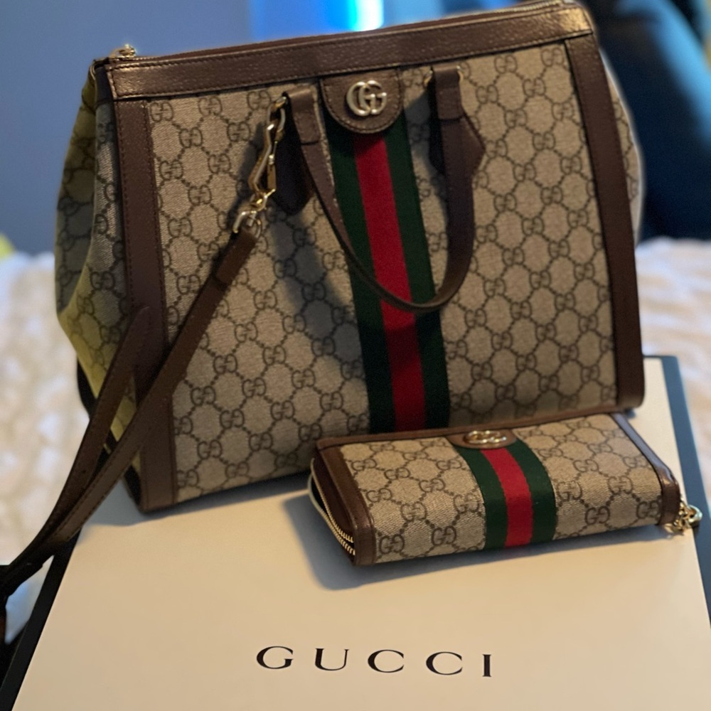 GG zip around wallet & Ophidia GG medium tote bag